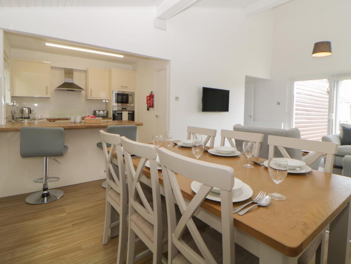 Harcombe House Bungalow 9 Newton Abbot Buitenkant foto